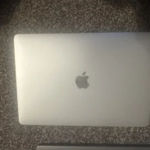 Apple MacBook Pro 13-inch 2.3GHz i5 8GB  128GB 2017 Some keys not working well